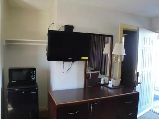 キングサイズベッドのスタンダードルーム, Budget Inn Danville