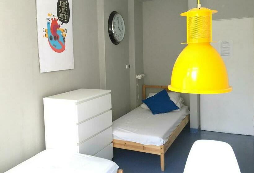 バス共有のスタンダードルーム, Cloud Hostel