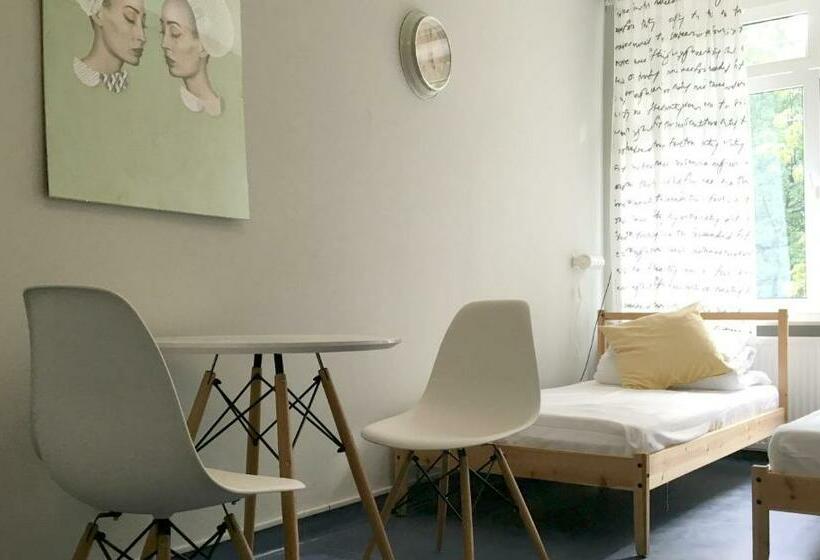 バス共有のスタンダードルーム, Cloud Hostel