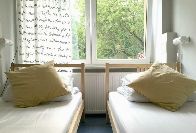 バス共有のスタンダードルーム, Cloud Hostel