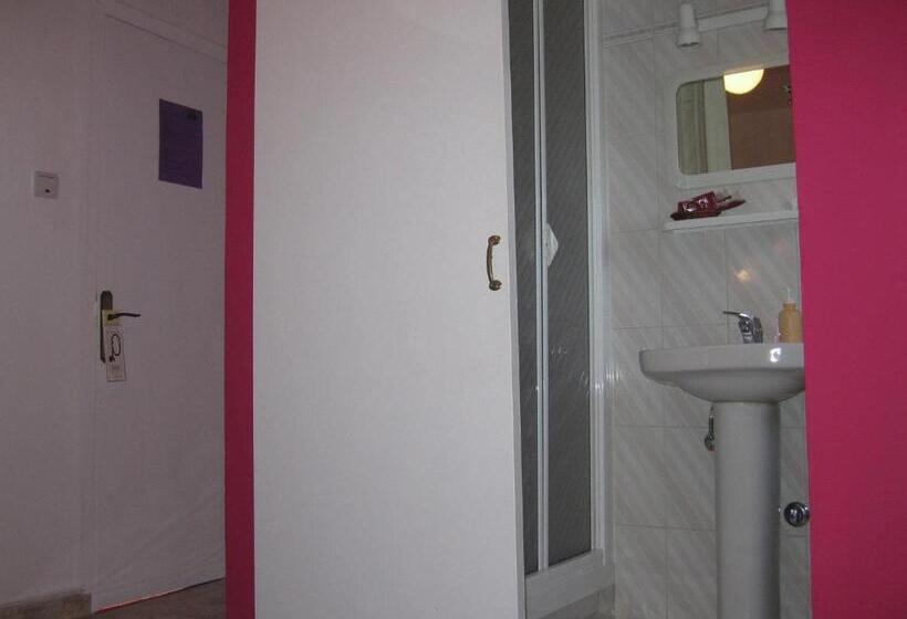 اتاق استاندارد یک نفره, Hospedaje Luciano