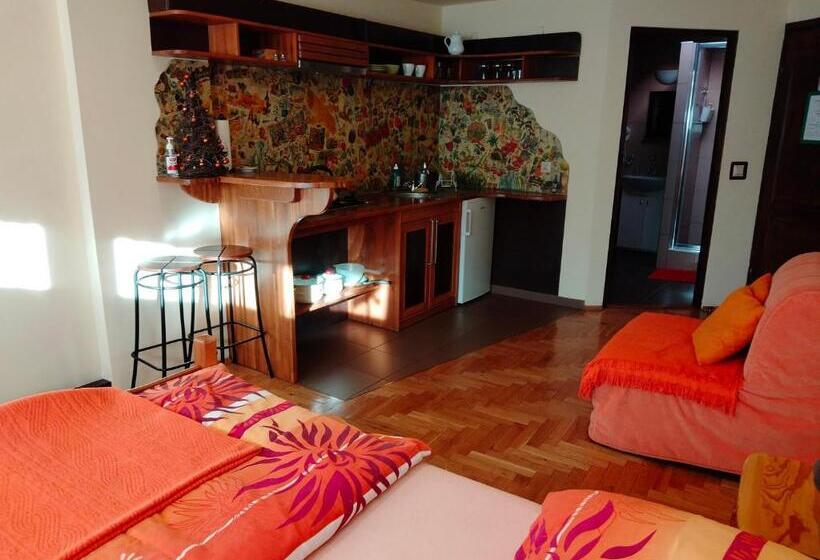 اتاق خانوادگی, Indalo Rooms