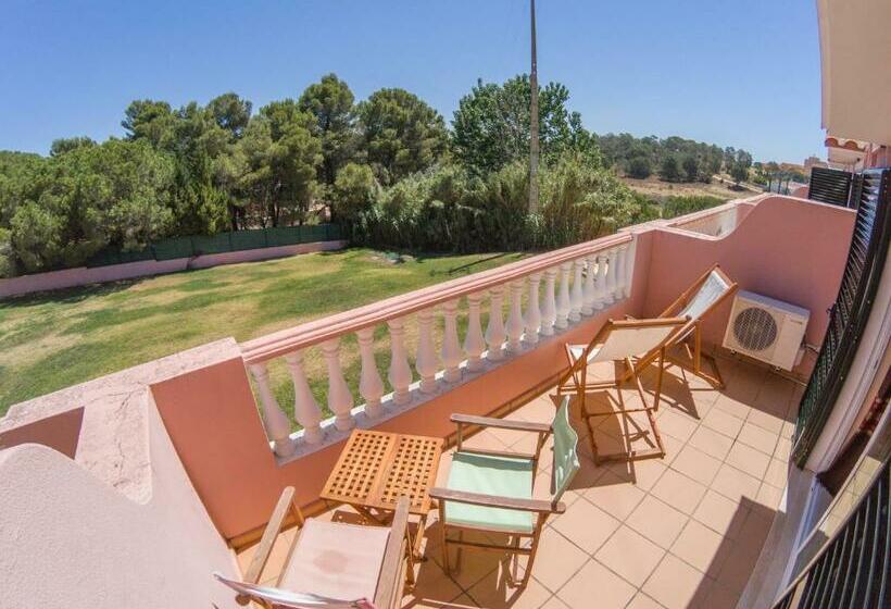 Студио Стандарт Вид на Сад, Inn Seventies Cheap And Chic