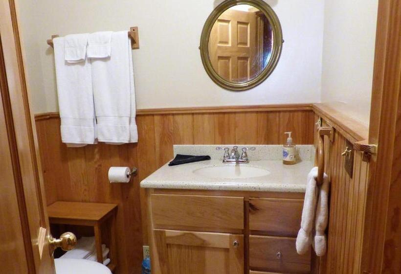 Quarto Estandar com Vistas, Juneberry Lodge