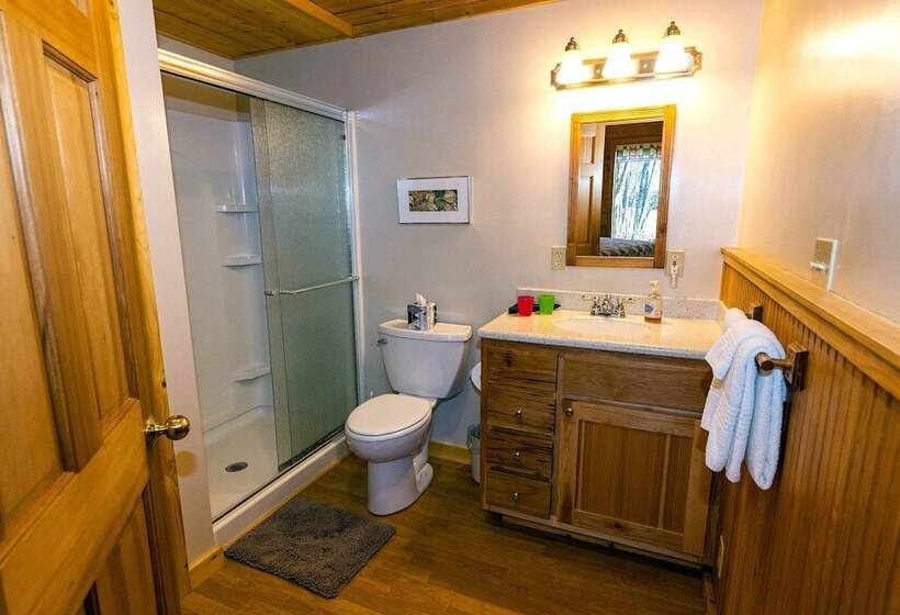 标准间, Juneberry Lodge