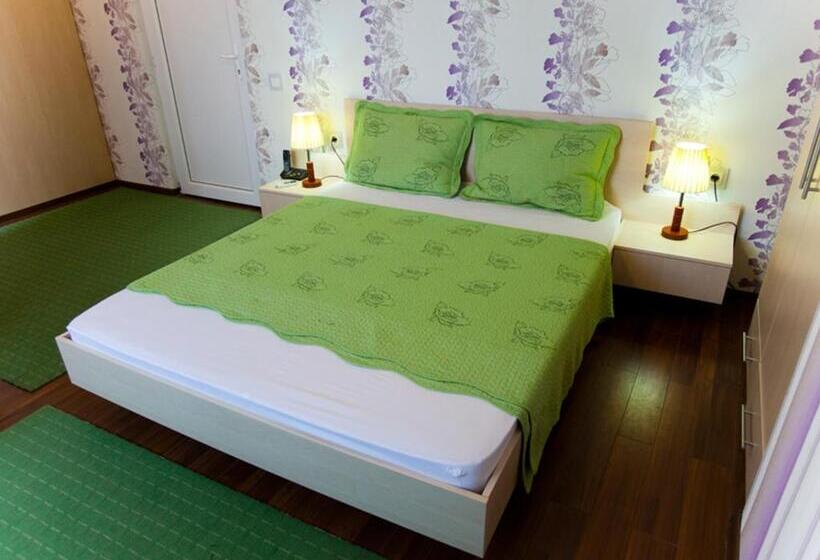 اتاق استاندارد, La Gil