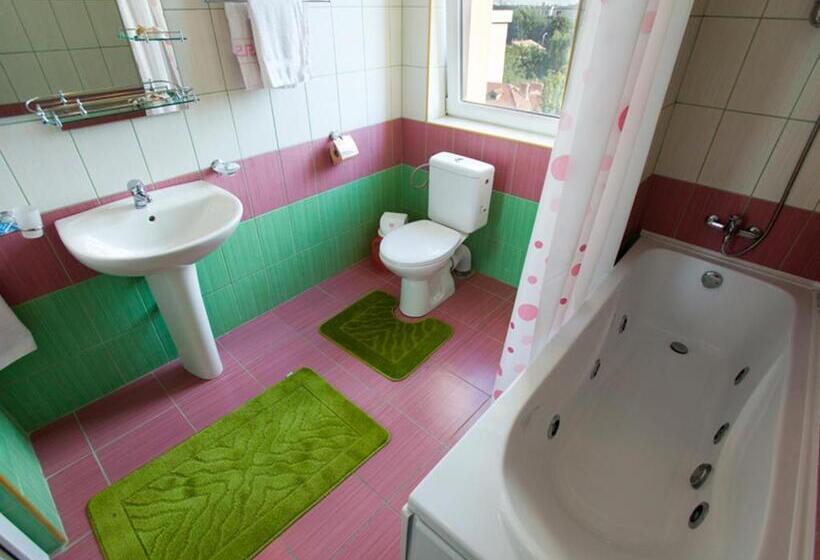 اتاق استاندارد, La Gil