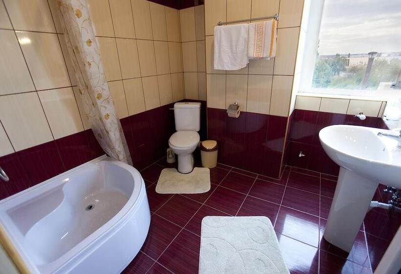 اتاق استاندارد, La Gil