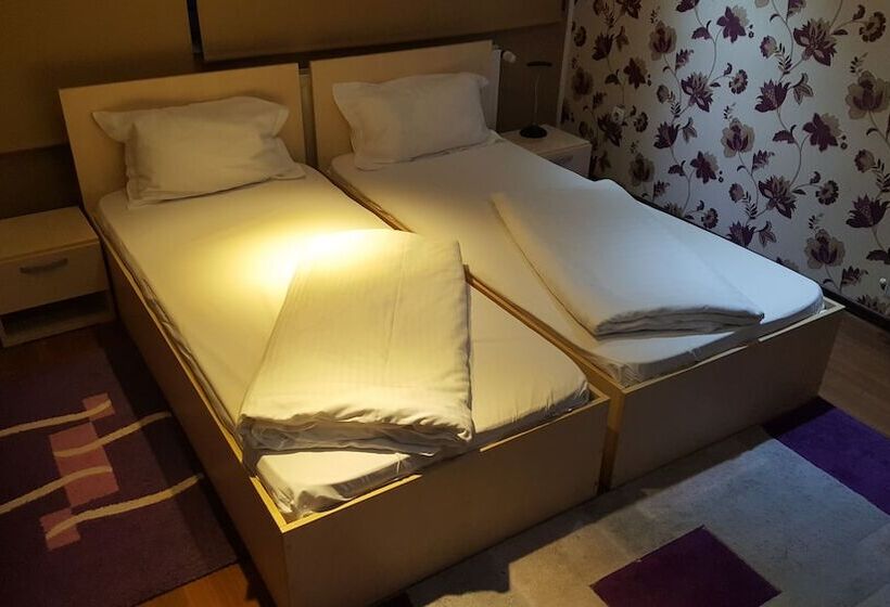 اتاق استاندارد, La Gil