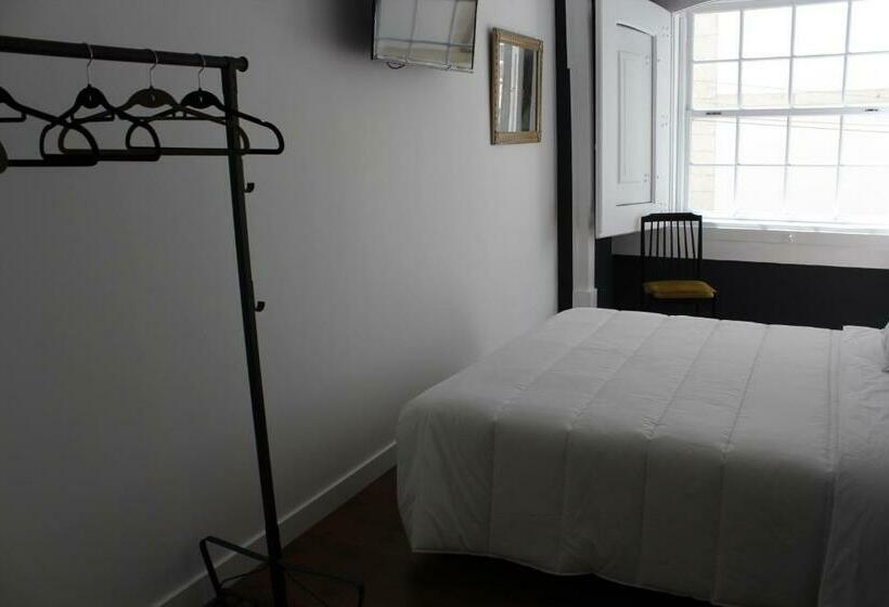 اتاق استاندارد با سرویس بهداشتی مشترک, Largo Da Se Guest House  Horigem