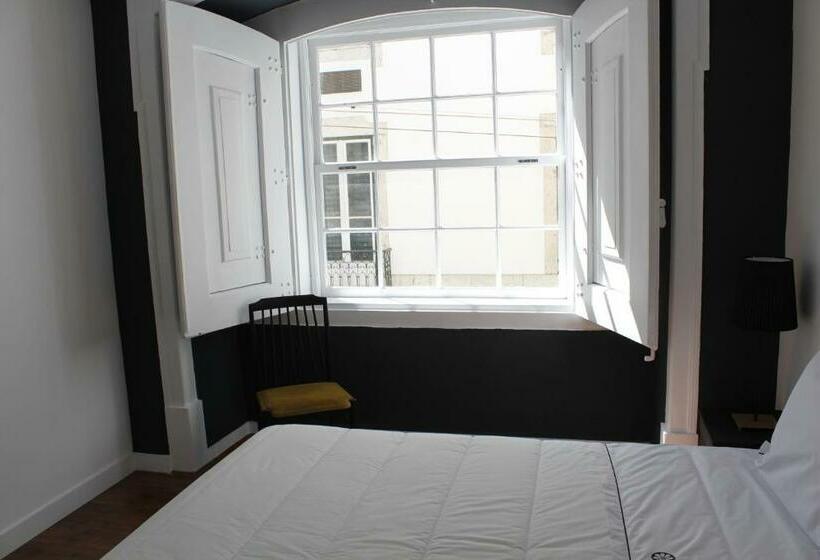 اتاق استاندارد با سرویس بهداشتی مشترک, Largo Da Se Guest House  Horigem