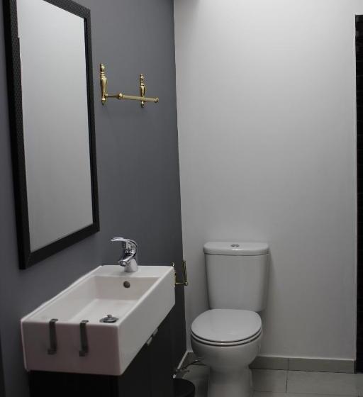 اتاق استاندارد با سرویس بهداشتی مشترک, Largo Da Se Guest House  Horigem