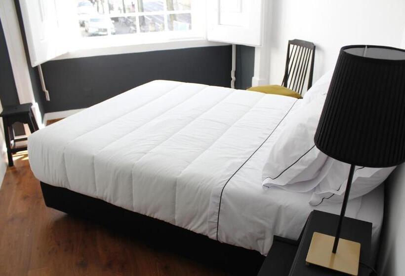 اتاق استاندارد با سرویس بهداشتی مشترک, Largo Da Se Guest House  Horigem