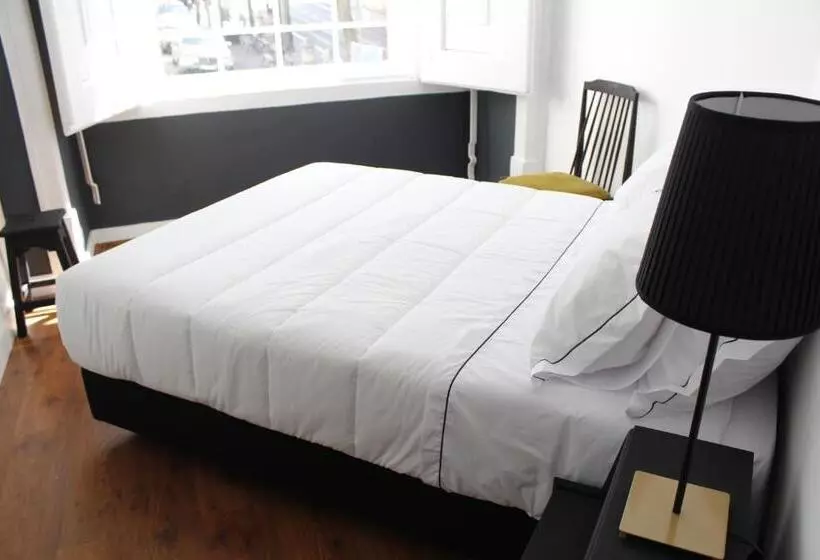 اتاق استاندارد با سرویس بهداشتی مشترک, Largo Da Se Guest House  Horigem