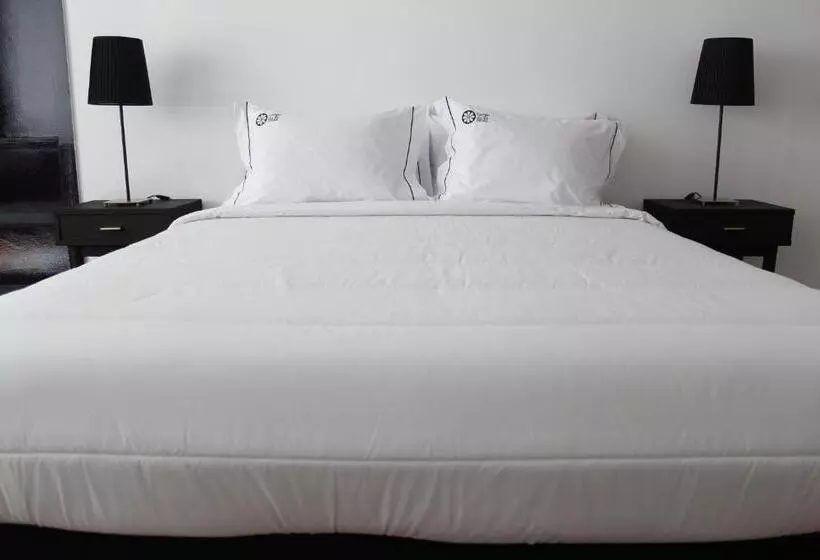 سوییت لوکس, Largo Da Se Guest House  Horigem
