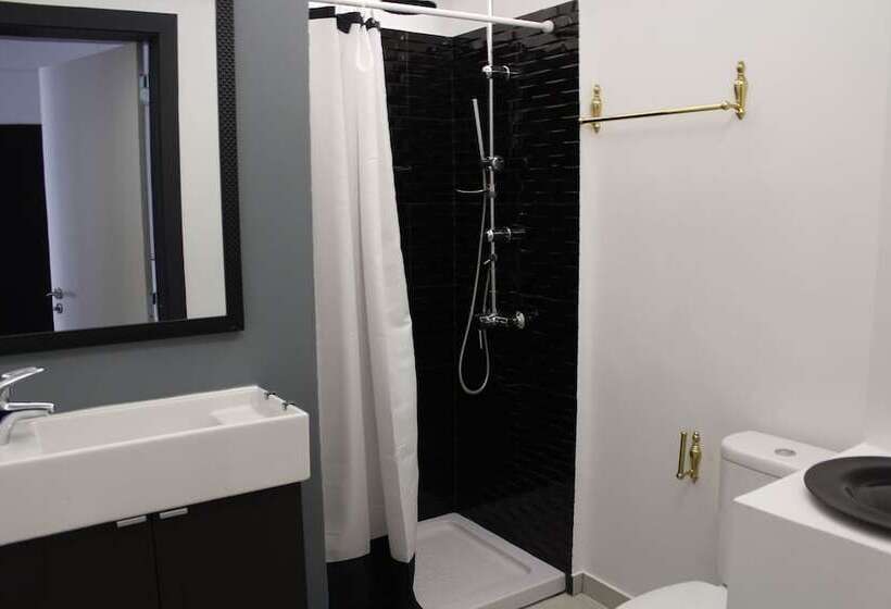 اتاق استاندارد با سرویس بهداشتی مشترک, Largo Da Se Guest House  Horigem
