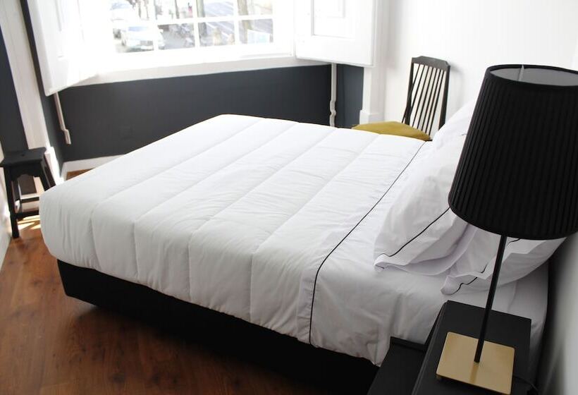 اتاق استاندارد با سرویس بهداشتی مشترک, Largo Da Se Guest House  Horigem