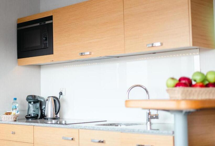 家庭工作室, Marina Club Old Town View