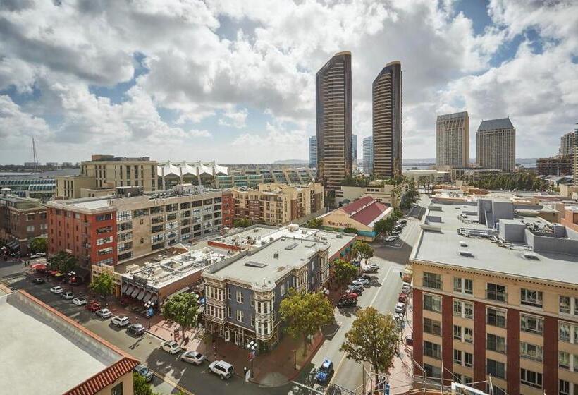 חדר סטנדרט עם מיטת קינג, Pendry San Diego