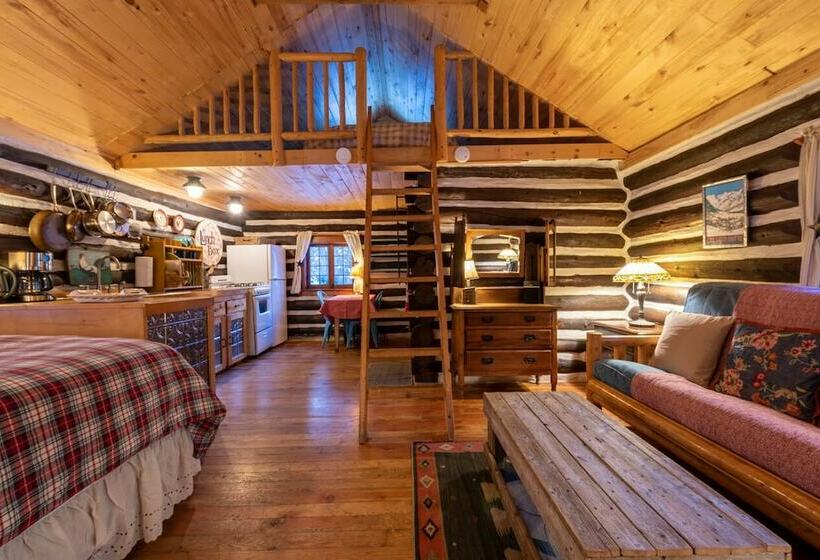 디럭스 스튜디오, Pioneer Guest Cabins