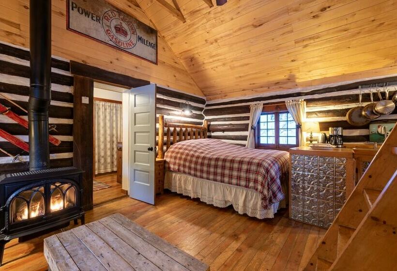 סטודיו דלוקס, Pioneer Guest Cabins