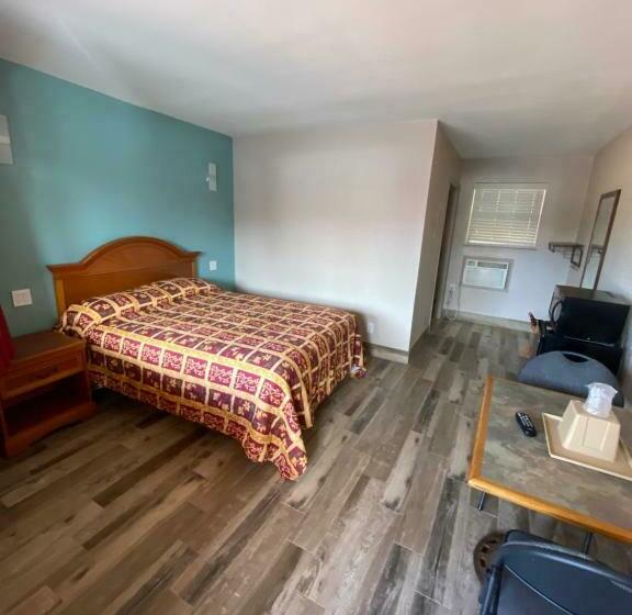 Номер Стандарт, Red Carpet Inn Daytona Beach