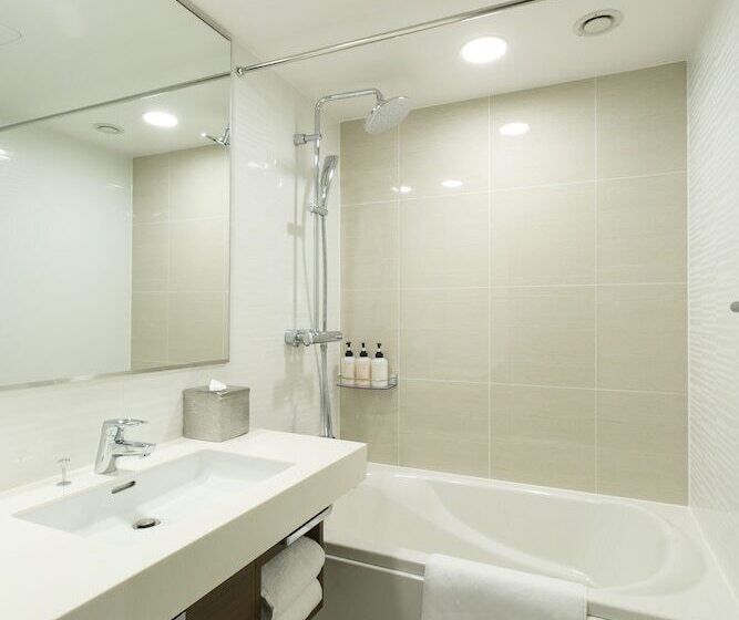 Номер Deluxe, The Strings Hotel Nagoya