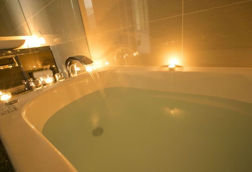 Люкс, The Strings Hotel Nagoya