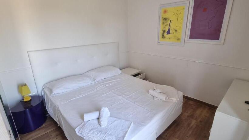 이코노미 룸, Core Resort