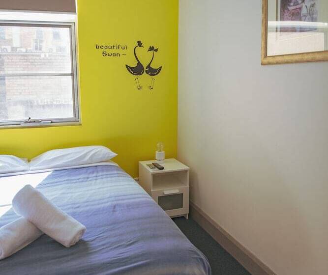 스탠다드 룸, The Emperors Crown Hostel