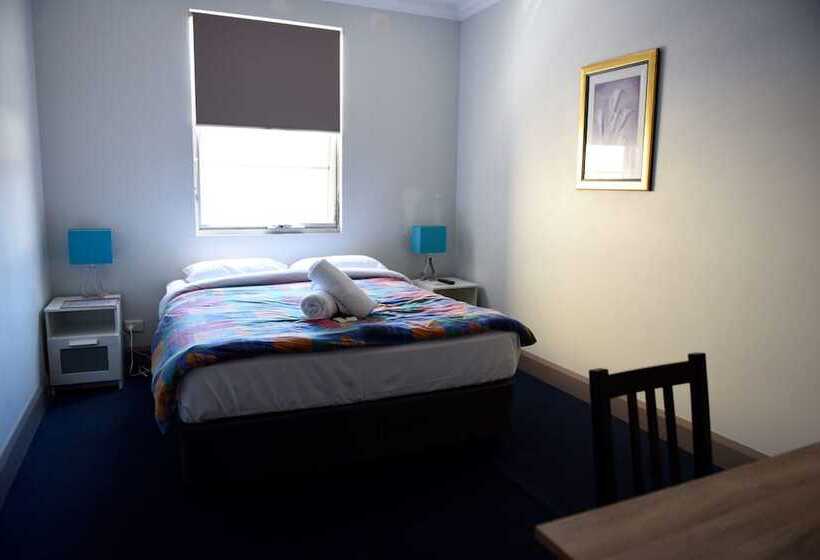 스탠다드 룸, The Emperors Crown Hostel