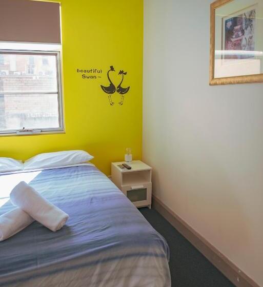 스탠다드 룸 공동 욕실, The Emperors Crown Hostel