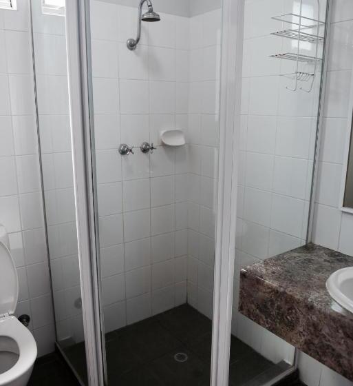 غرفة قياسية, The Emperors Crown Hostel