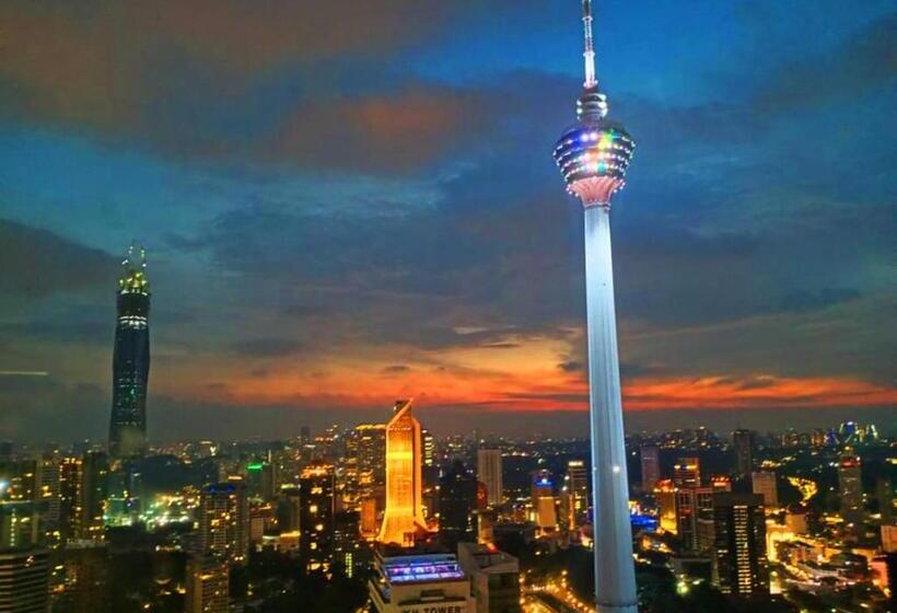 2 Bedroom Apartment with Views, Luxury Apartment Near Klcc & City Center