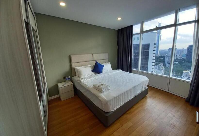 2 Bedroom Apartment with Views, Luxury Apartment Near Klcc & City Center