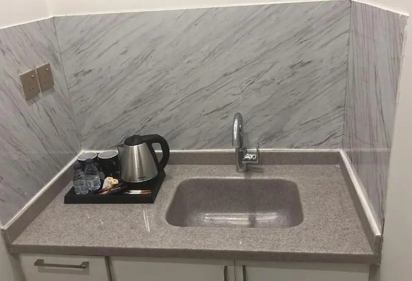 Standard Yhden Hengen Huone, شقق ابراج الثريا للشقق المخدومة