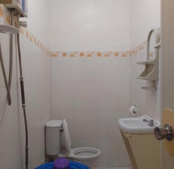 חדר סטנדרט, Cronin Residence