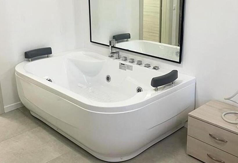 اتاق استاندارد با وان آب گرم, Triumvirato Rooms