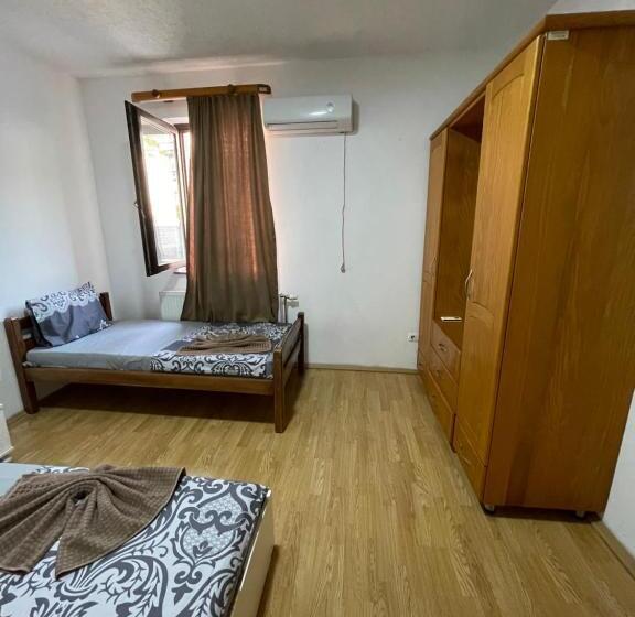 اتاق لوکس, Ela Hostel