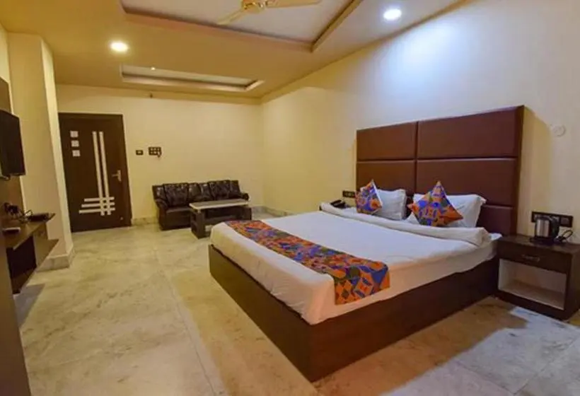 デラックスルーム, Fabhotel Rr Suites Guwahati