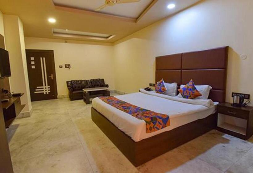 行政三人间, Fabhotel Rr Suites Guwahati