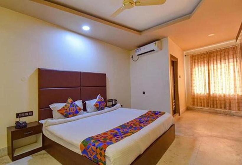 行政三人间, Fabhotel Rr Suites Guwahati