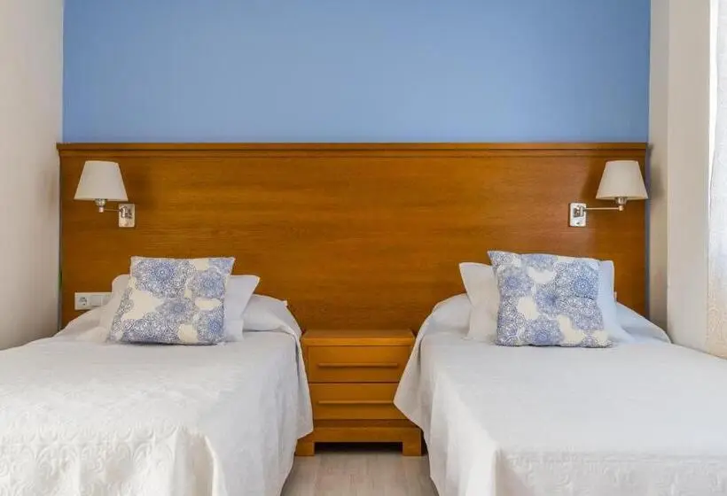 Standard Quadruple Room, Hostal Imperial