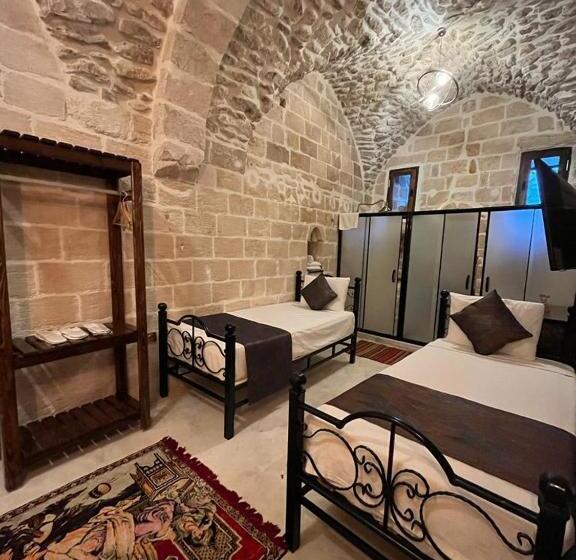 اتاق استاندارد سه نفره, Ağa Konağı