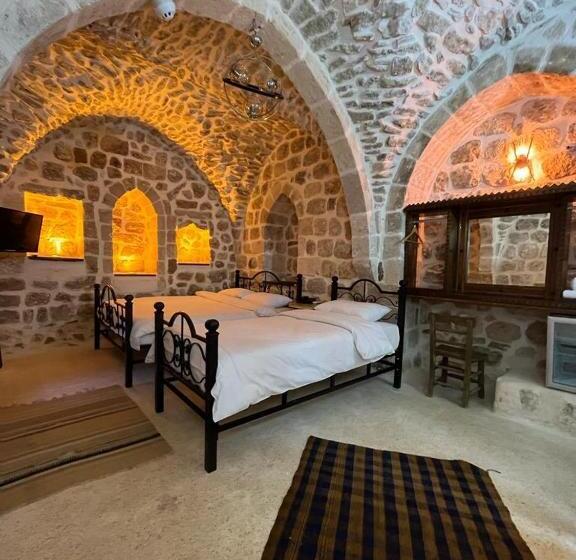 اتاق استاندارد سه نفره, Ağa Konağı