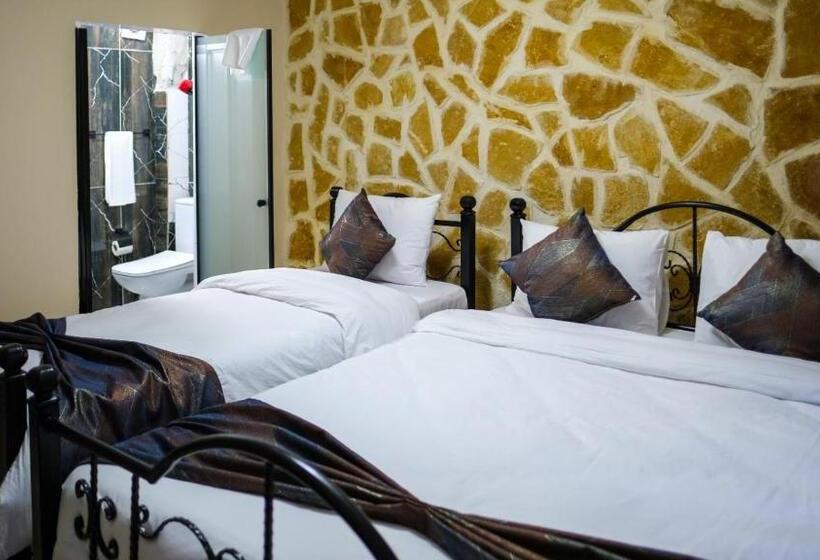 اتاق استاندارد سه نفره, Ağa Konağı