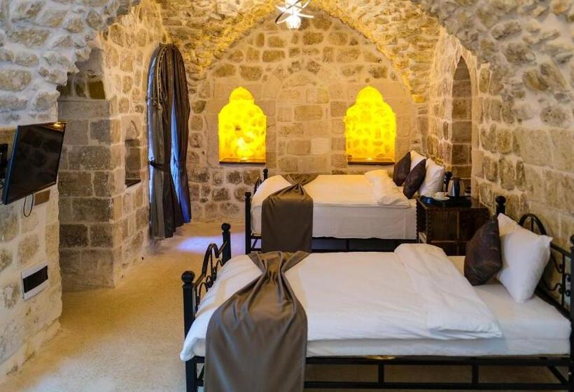 اتاق لوکس سه تخته, Ağa Konağı