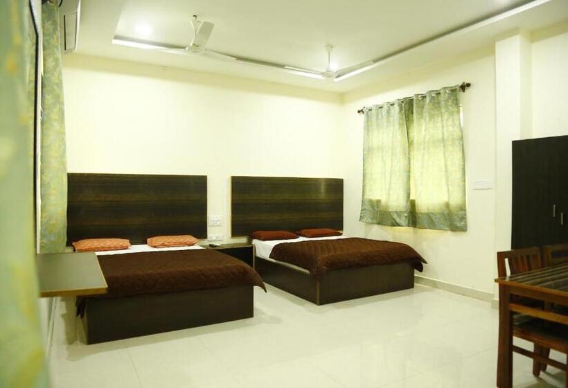 סוויטה דלוקס, Kpk Residency Arani