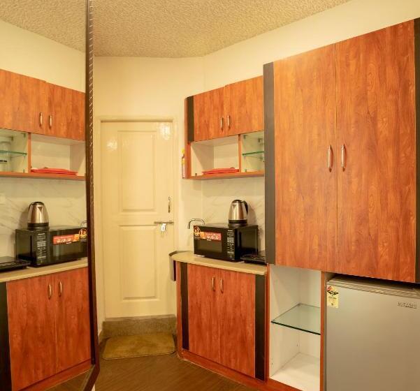 Студио Стандарт Кровать Кинг, Seasons Suites   Koramangala