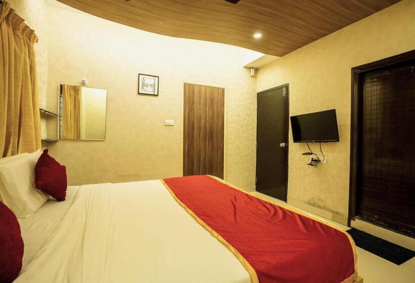 Апартаменты 3 Спальни, Seasons Suites   Koramangala